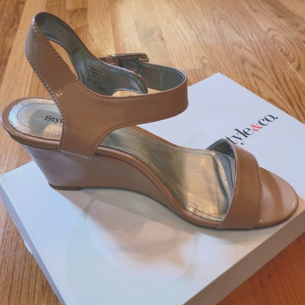 Tan wedged sandal